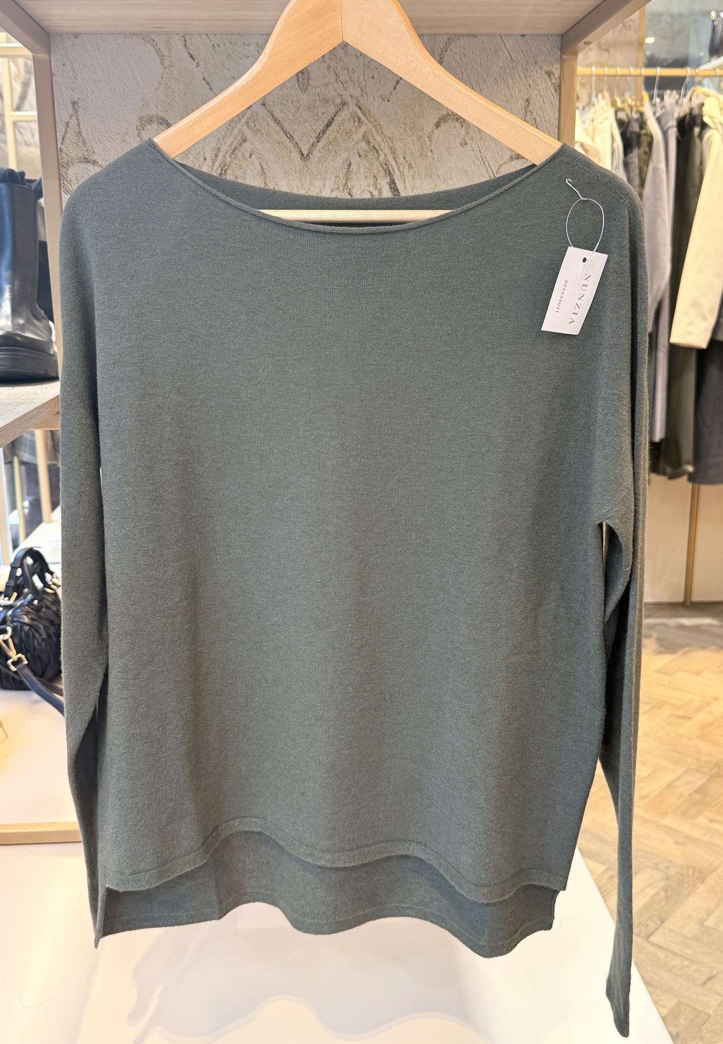 NUNZIA - Maglioncino Basic Verde Salvia