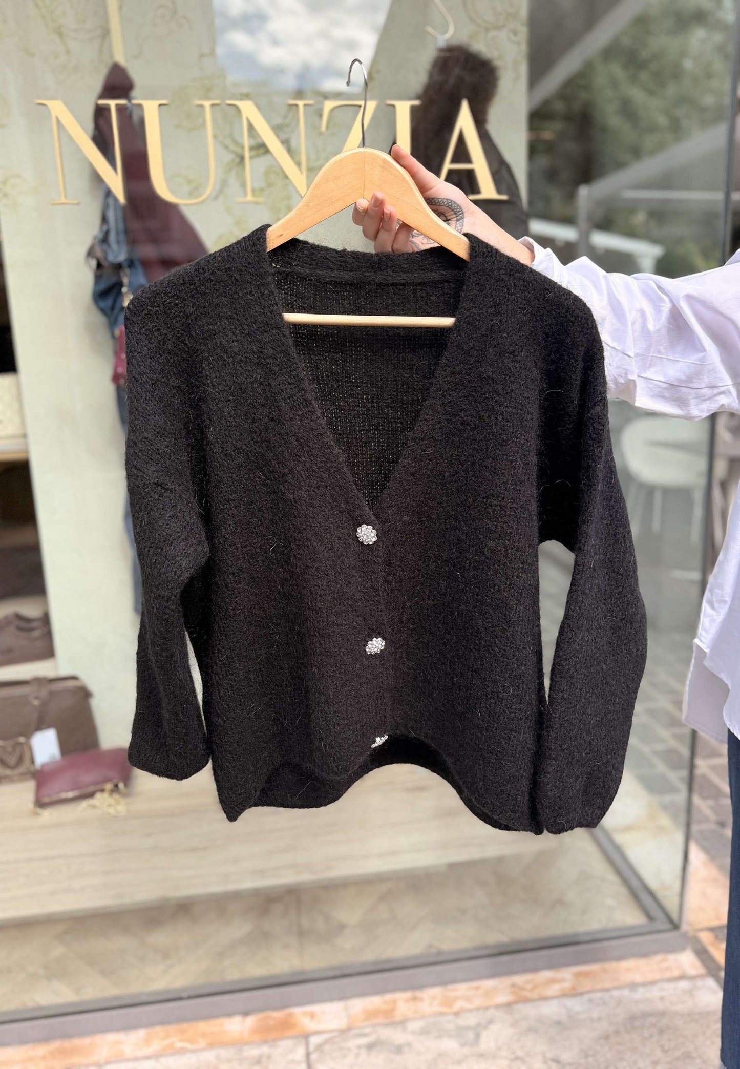 NUNZIA - Cardigan In Mohair Gioiello Nero