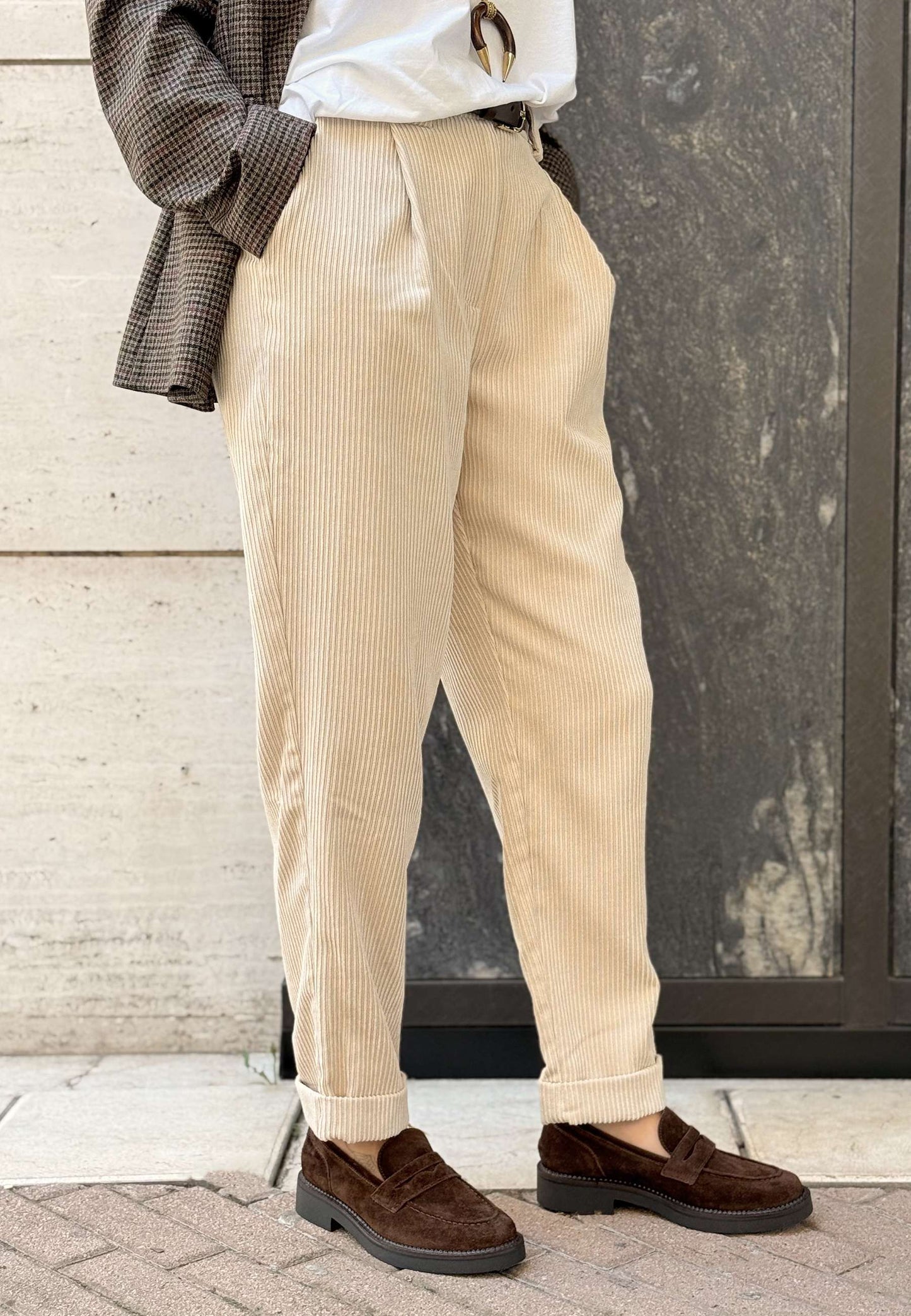 MOTEL - Pantalone Carrot Fit Velluto A Costine Avorio