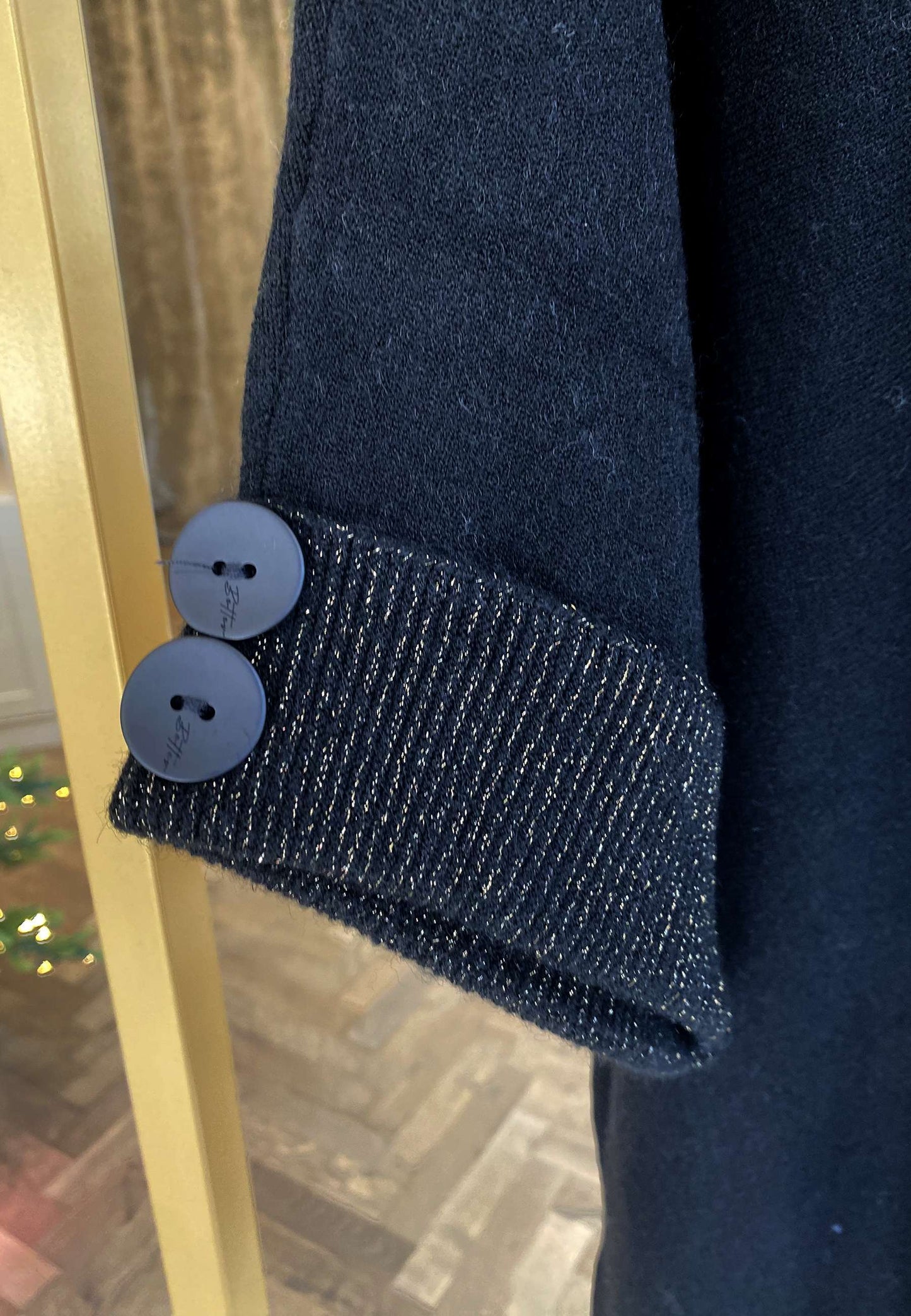 NUNZIA - Maglioncino Over Manica Corta Nero