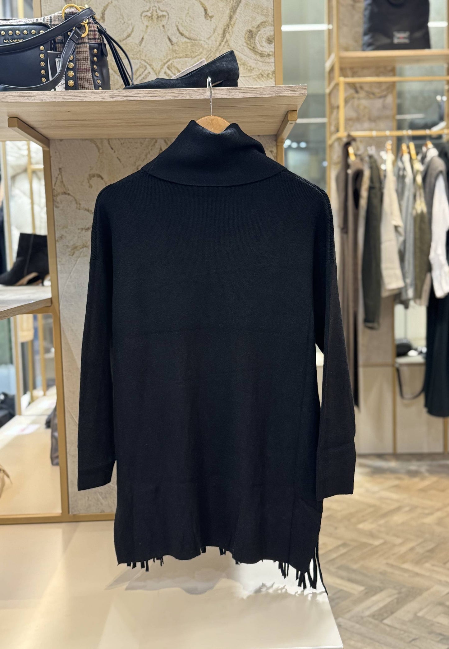 NUNZIA - Maglione Dolcevita Over Frange Nero