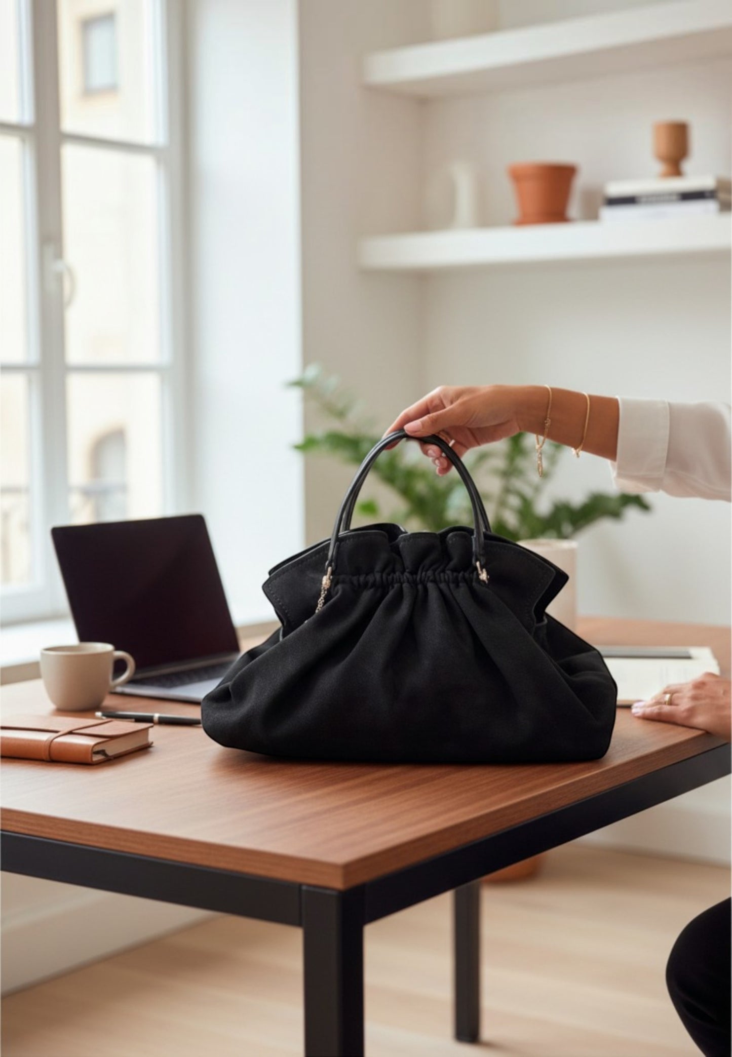 NUNZIA - Soft Bag Ecopelle Nero