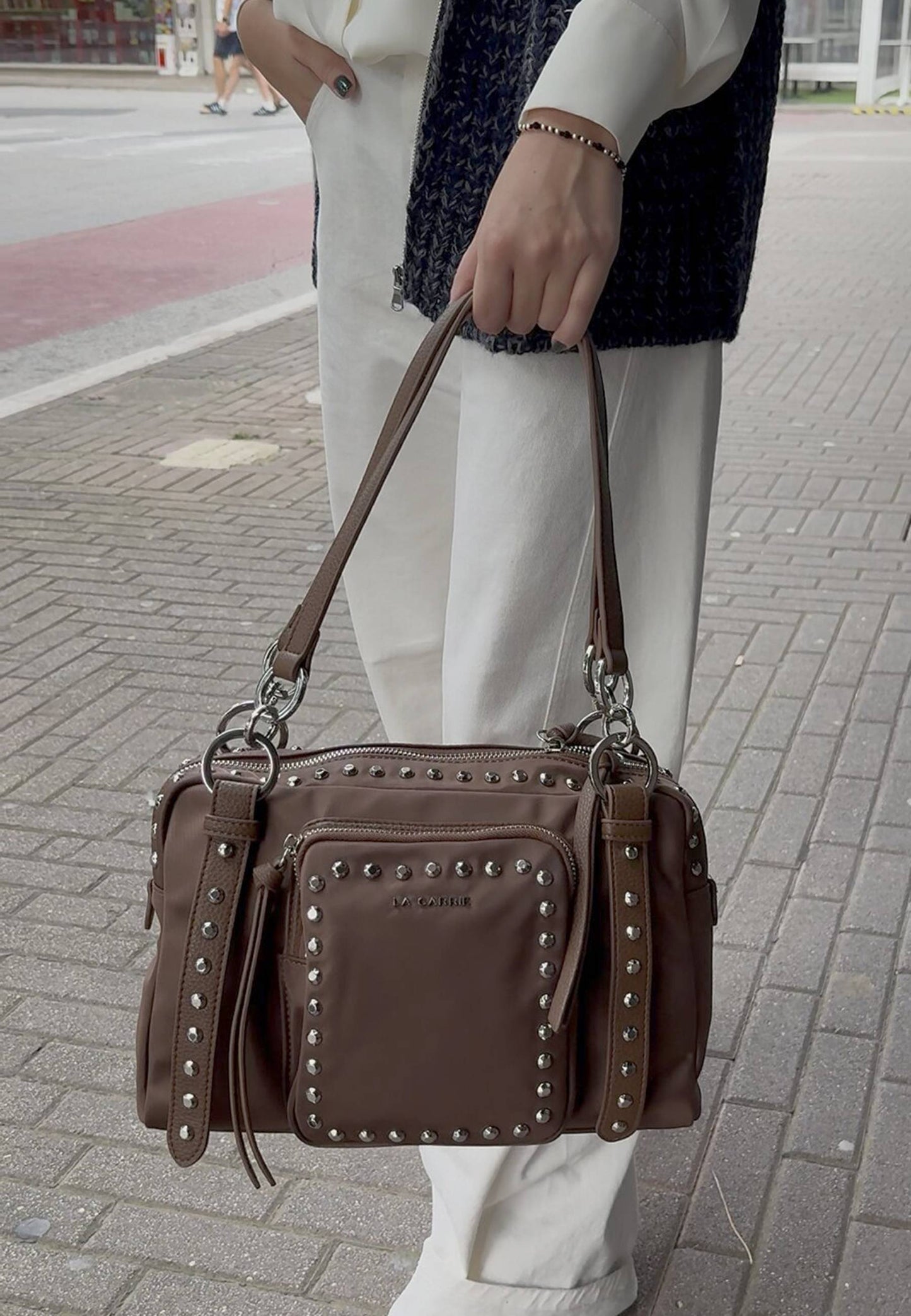 LA CARRIE - Borsa A Spalla Dark Nylon Borchie Mocha