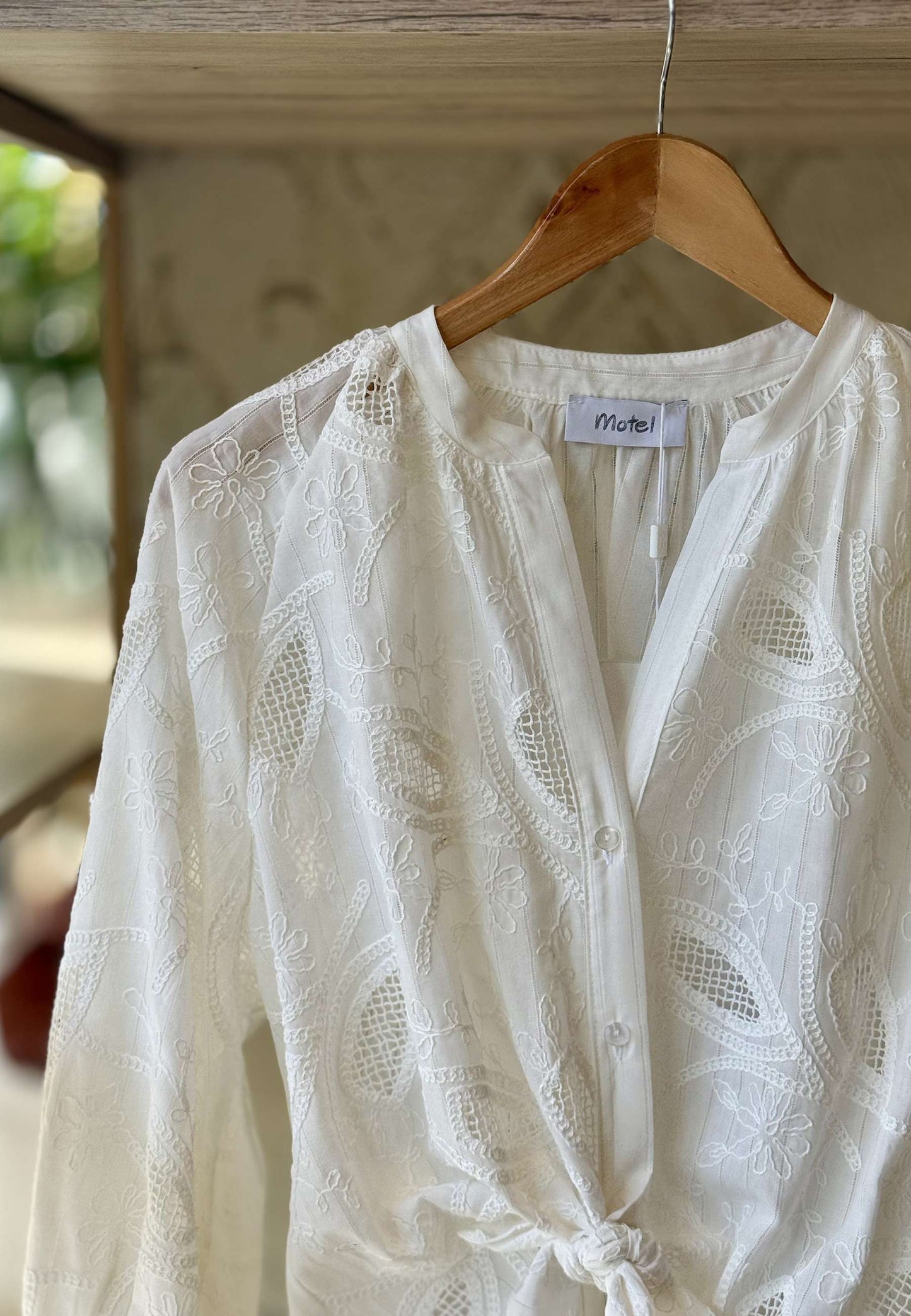 MOTEL - Camicia Righe Ricamo Bianco