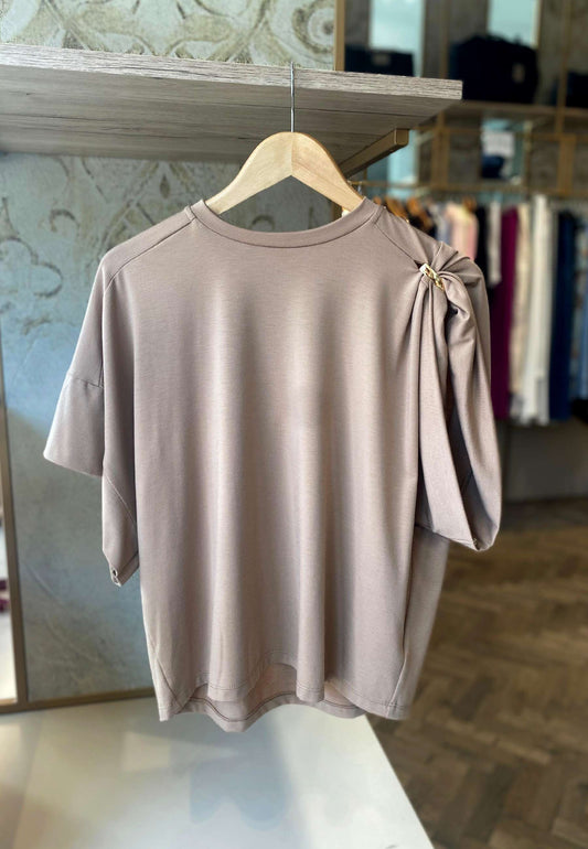 MOTEL - T-shirt Over Safari