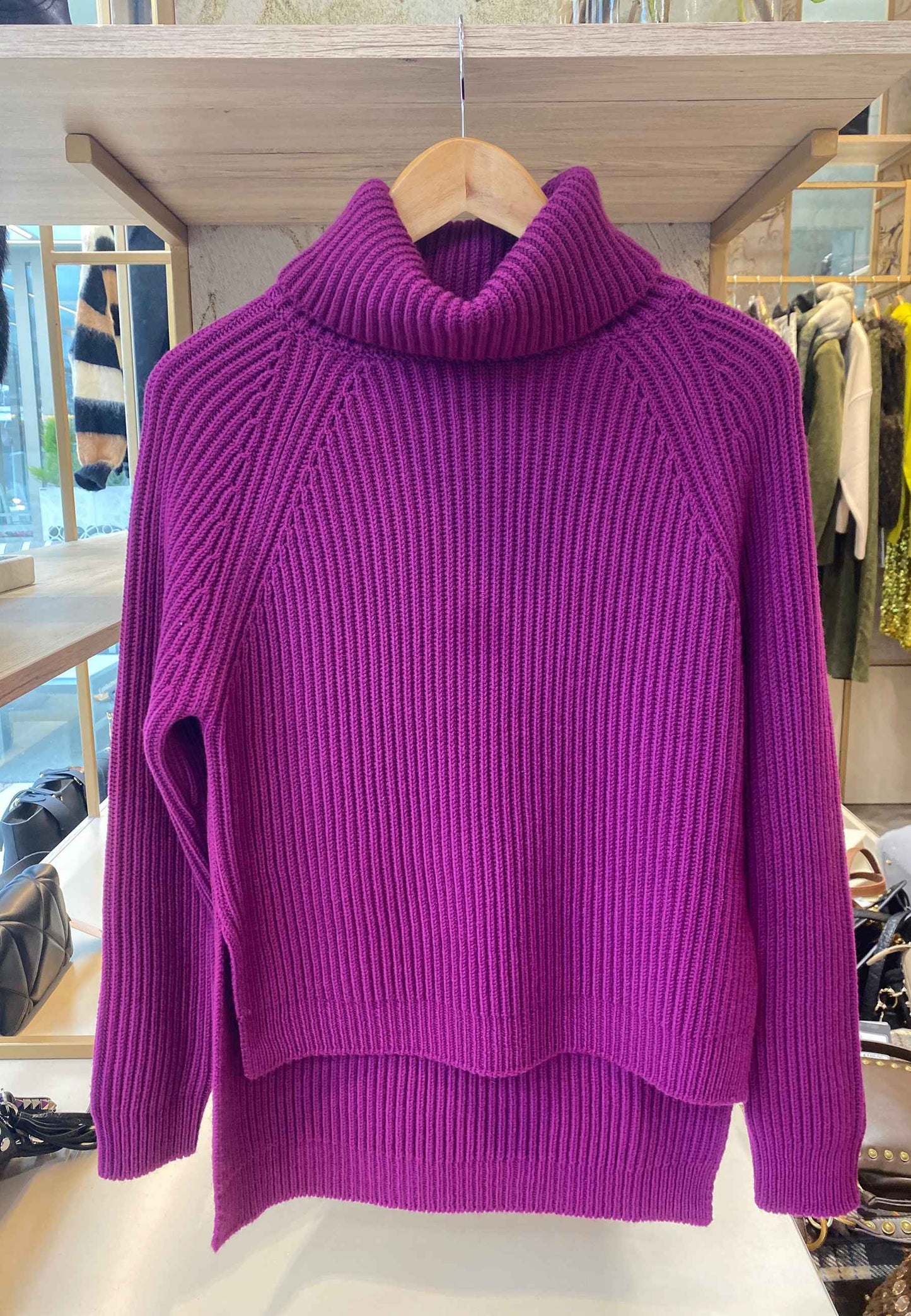 MOTEL - Pullover Dolcevita Amarena