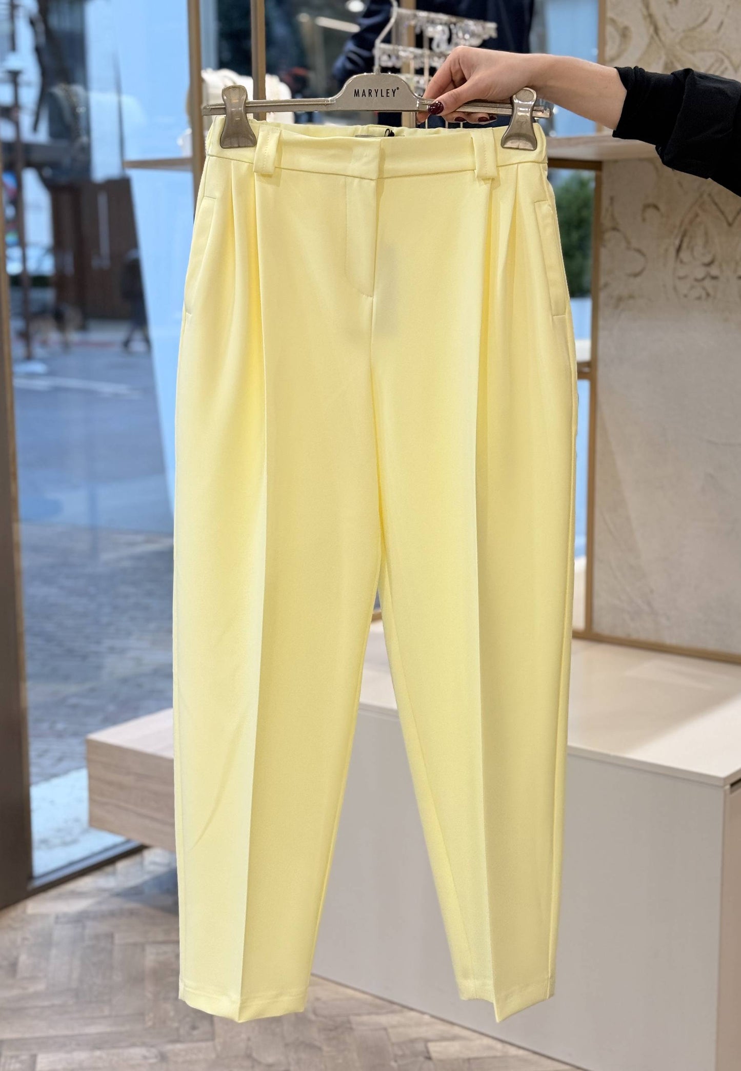 MARYLEY - Pantalone Barrel Fluido Giallo Chiaro