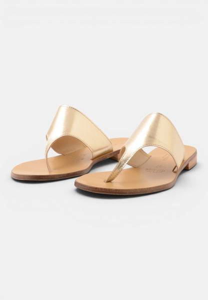 DIVINE FOLLIE - Sandalo Infradito Flat in Pelle Laminata Oro