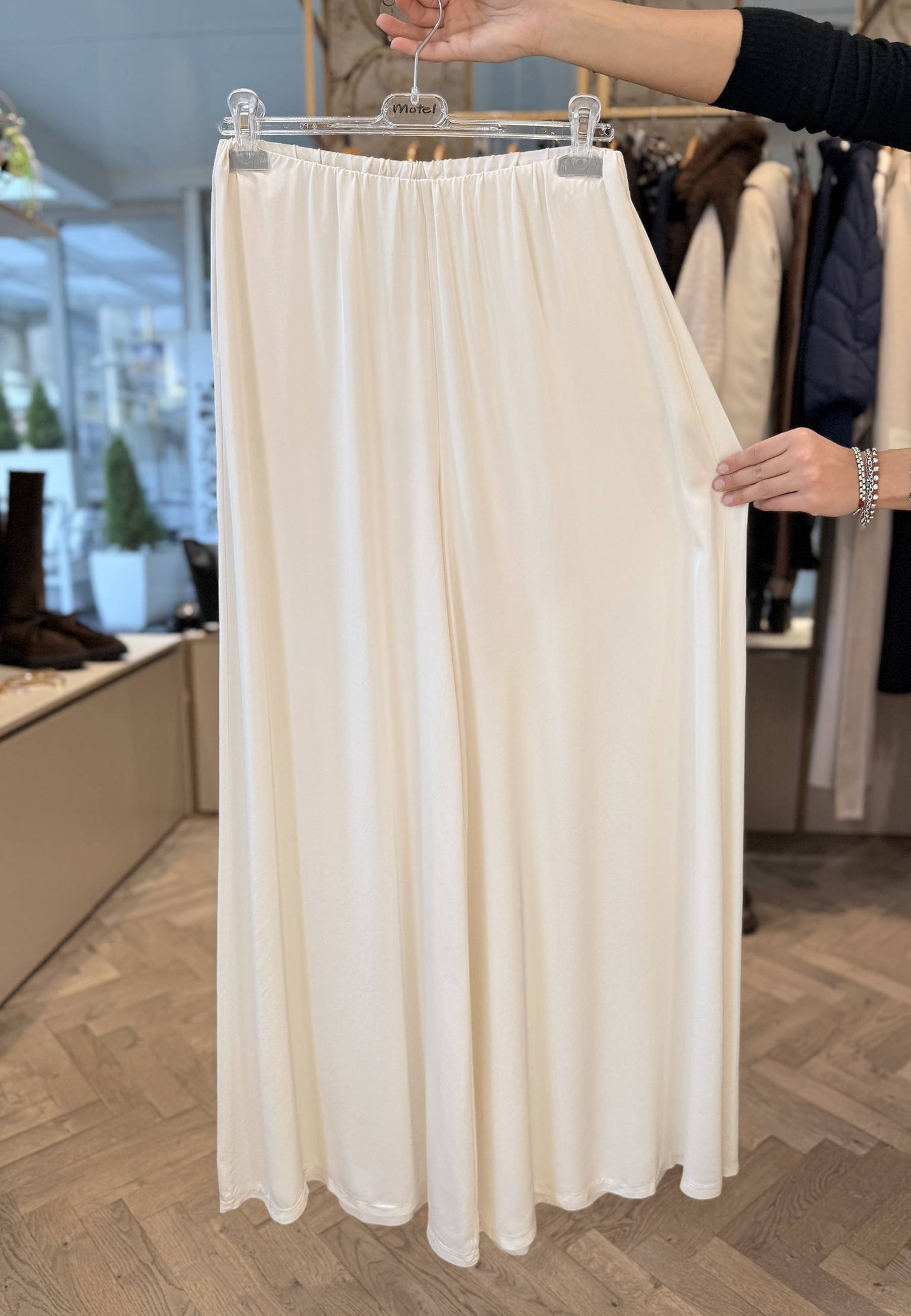 MOTEL - Pantalone A Palazzo In Viscosa Avorio