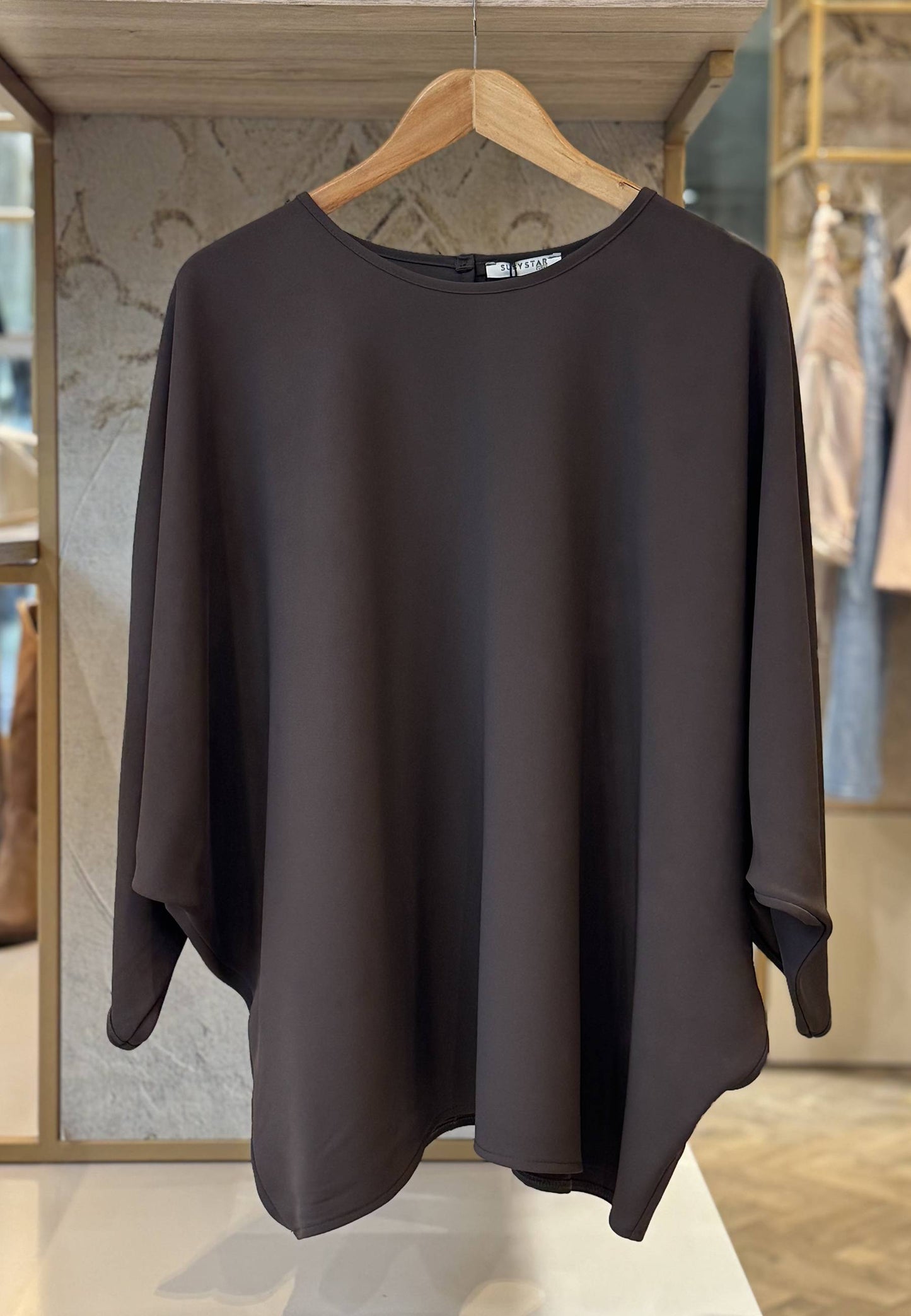 SUSY STAR CURVY - Blusa Over Fluida Moro