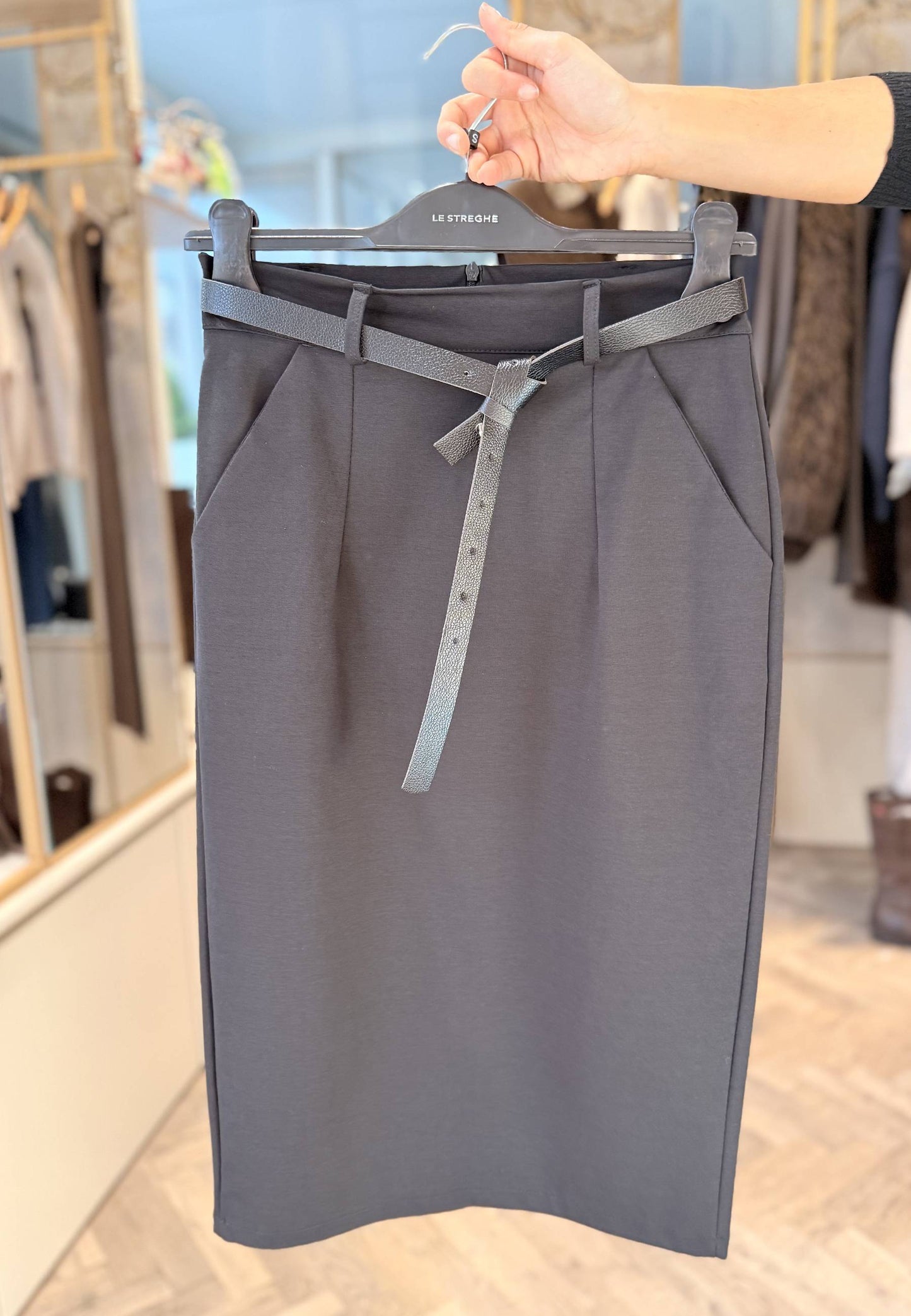 LE STREGHE - Gonna Tubino Nero