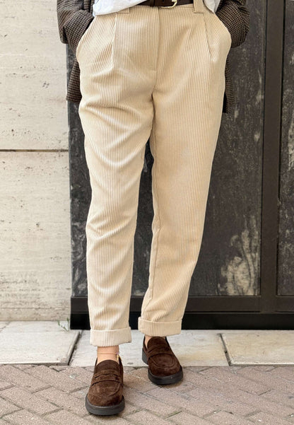 MOTEL - Pantalone Carrot Fit Velluto A Costine Avorio